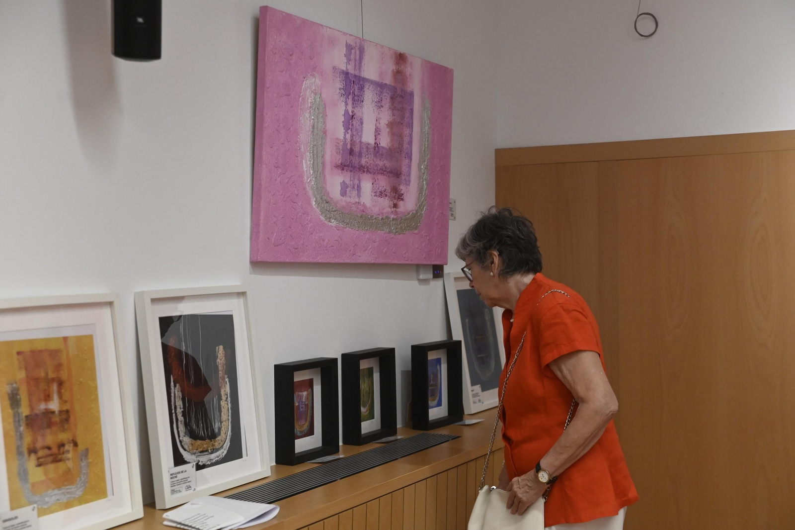 La inauguración de la exposición 'Miscelánea' de Clelia Muchetti, en imágenes