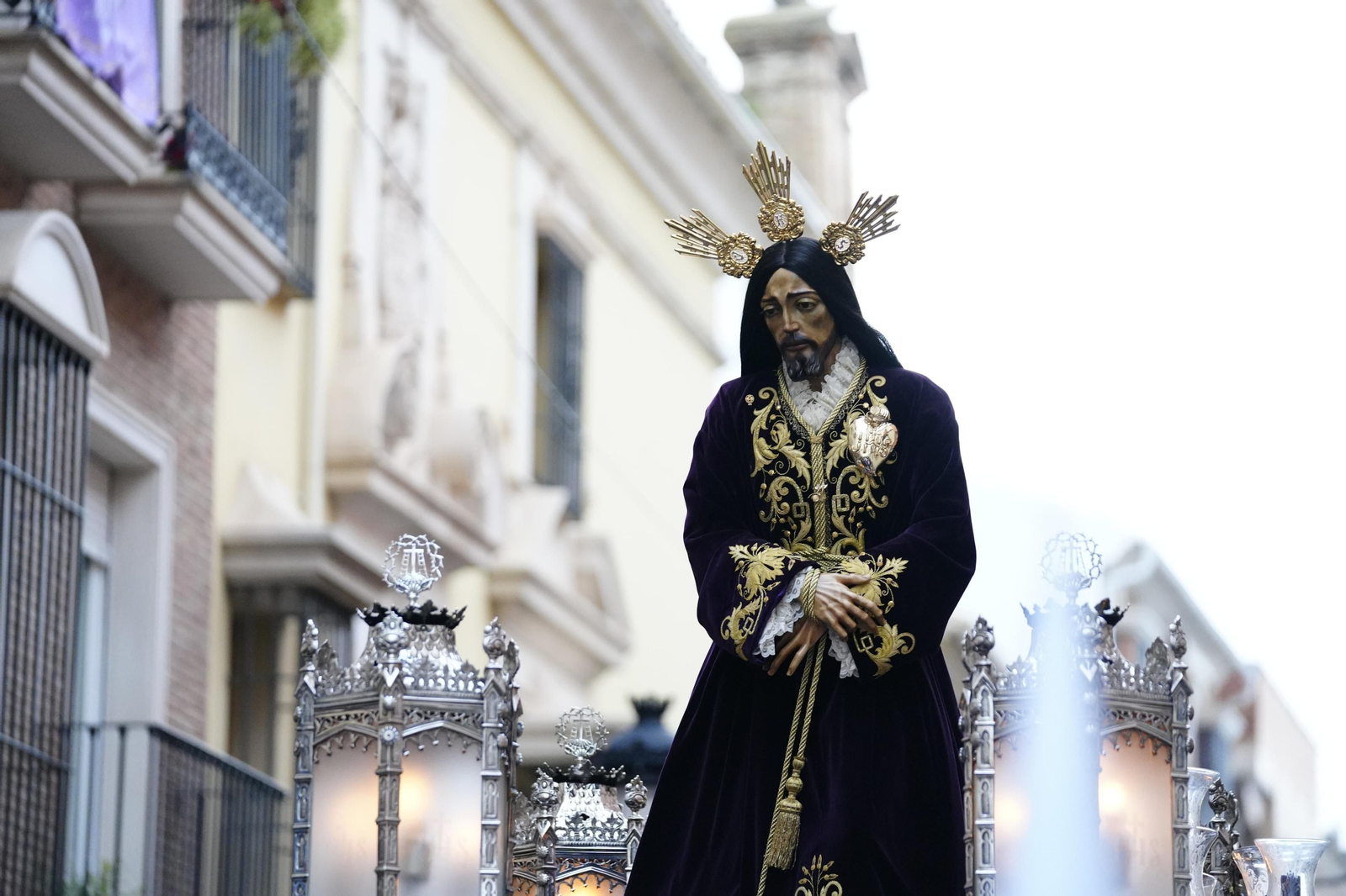 Jueves Santo en Lucena: Las imágenes de una jornada casi plena