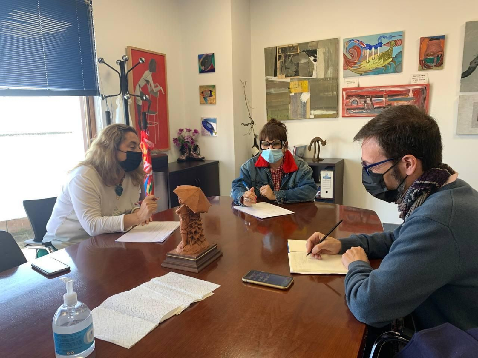 Momento de la reunión entre Monte Mures y Luis López Lainez.