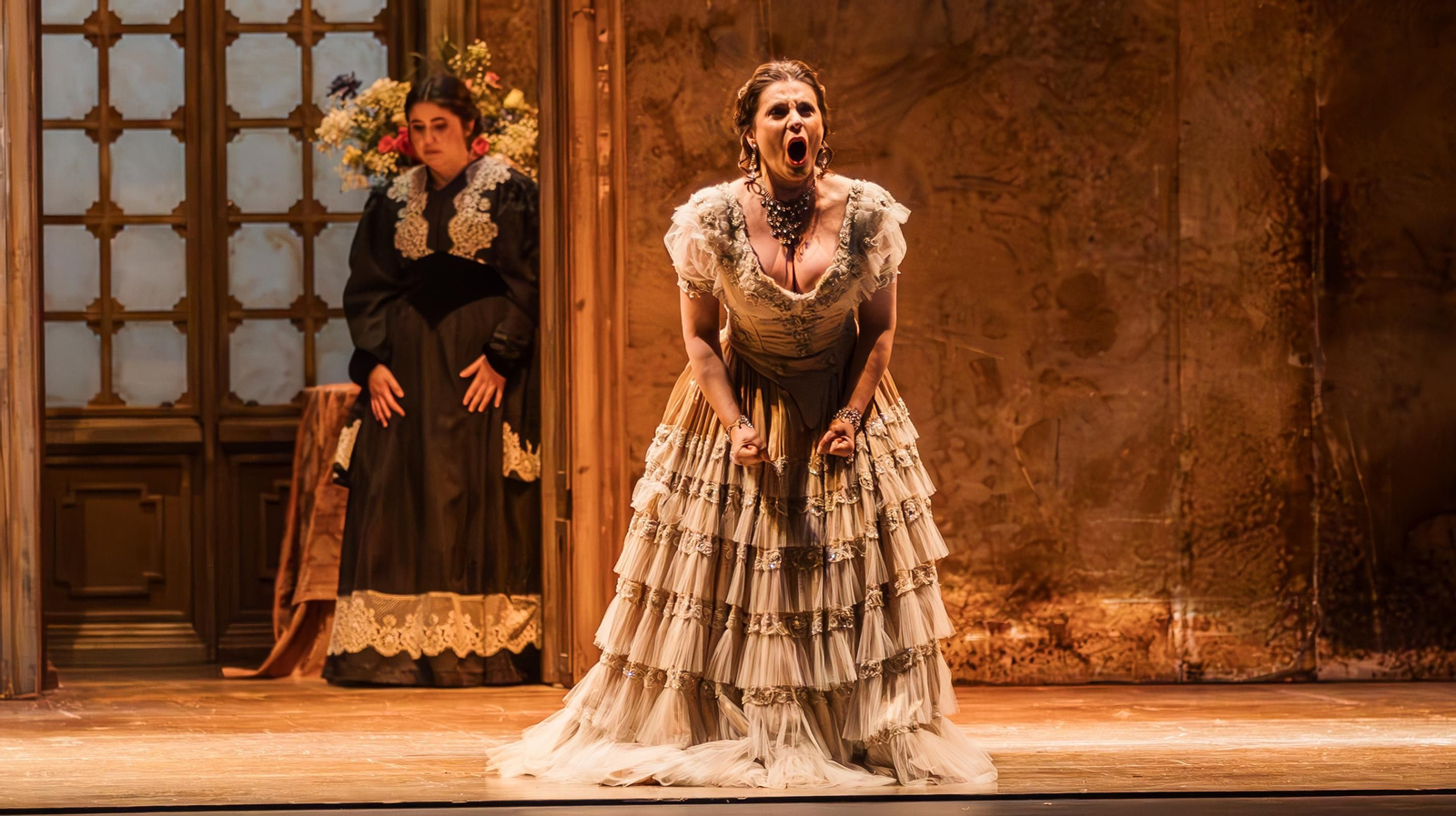 Imágenes de la ópera 'La Traviata' de Verdi en el Teatro Villamarta de Jerez