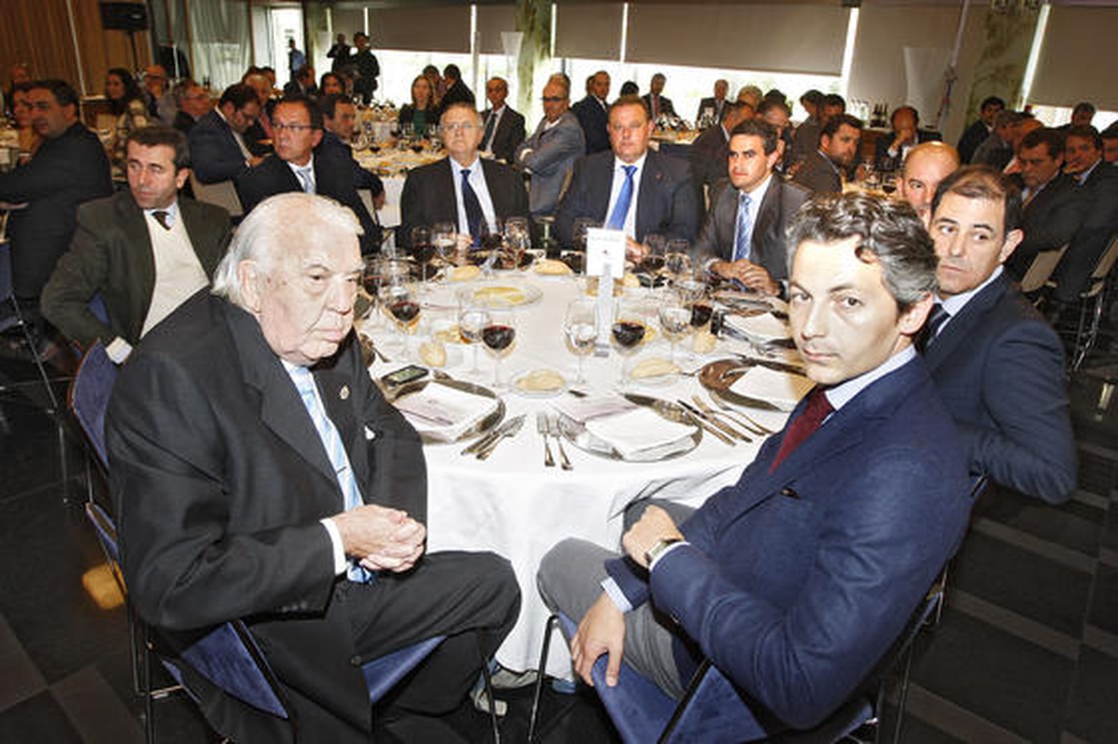 Jesús Mancha, Íñigo Fernández, Luis Núñez, el senador José Blas Fernández, el alcalde de Arcos, José Luis Núñez Ordóñez, el alcalde de Vejer, José Ortiz, Manuel Raposo, el director de concesiones de Hidralia, José Luis Trapero, y Andrés Núñez.

Foto: Julio Gonzalez, Lourdes de Vicente y Joaquin Pino
