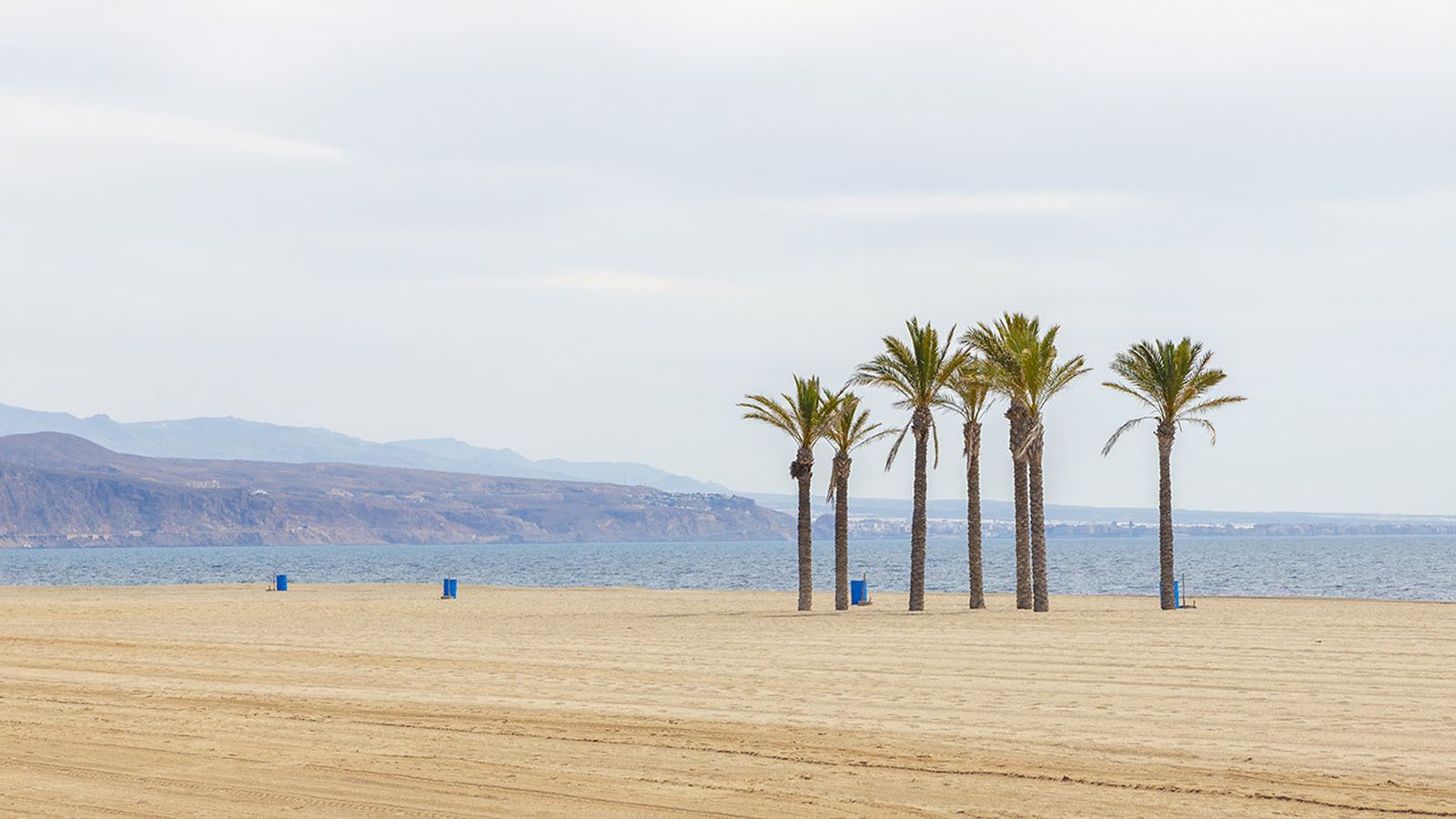 Playa de Las Salinas, de las más amplias del litoral roquetero.
