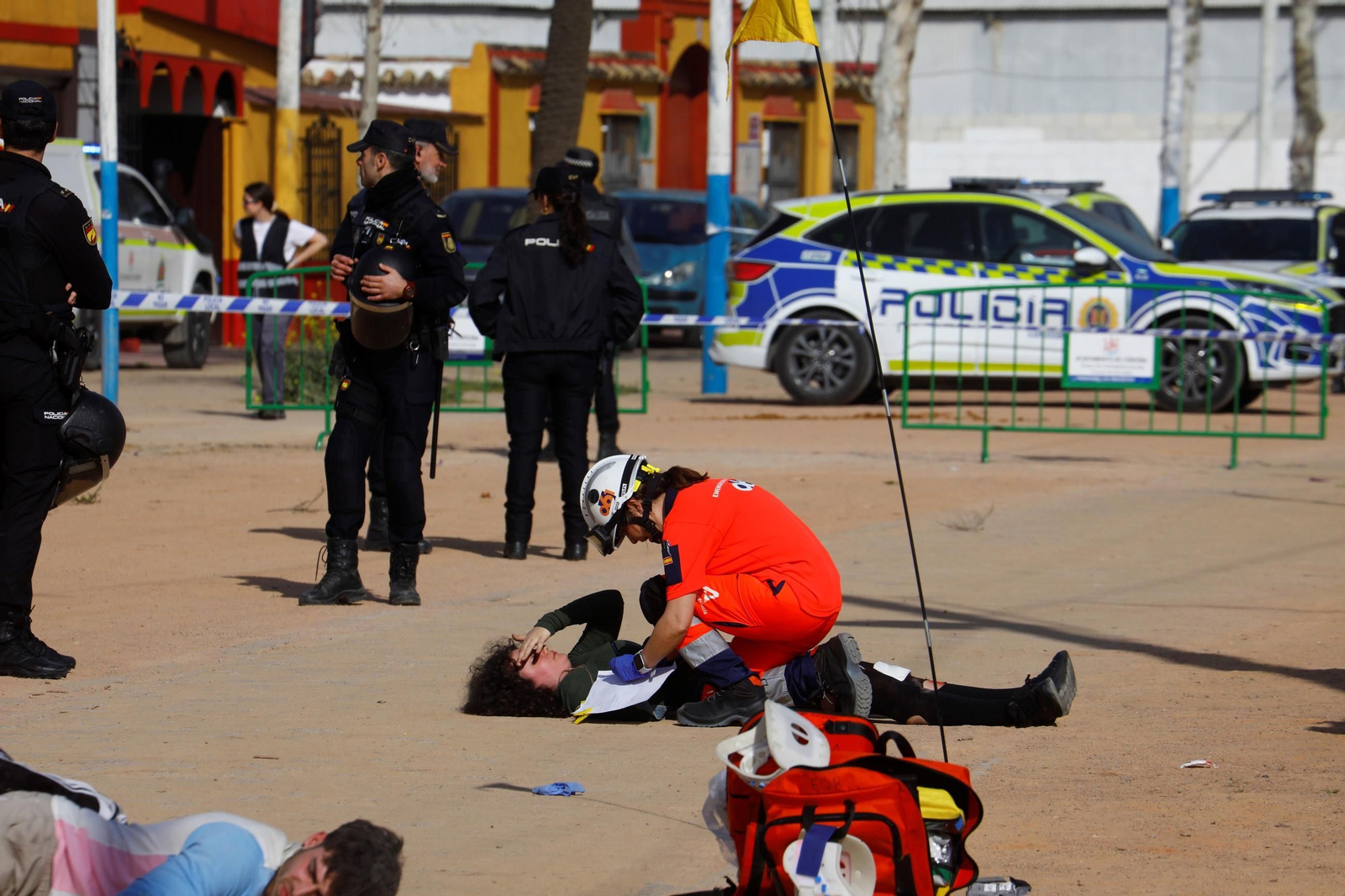 El simulacro de actuación ante una explosión en la Feria de Córdoba, en imágenes