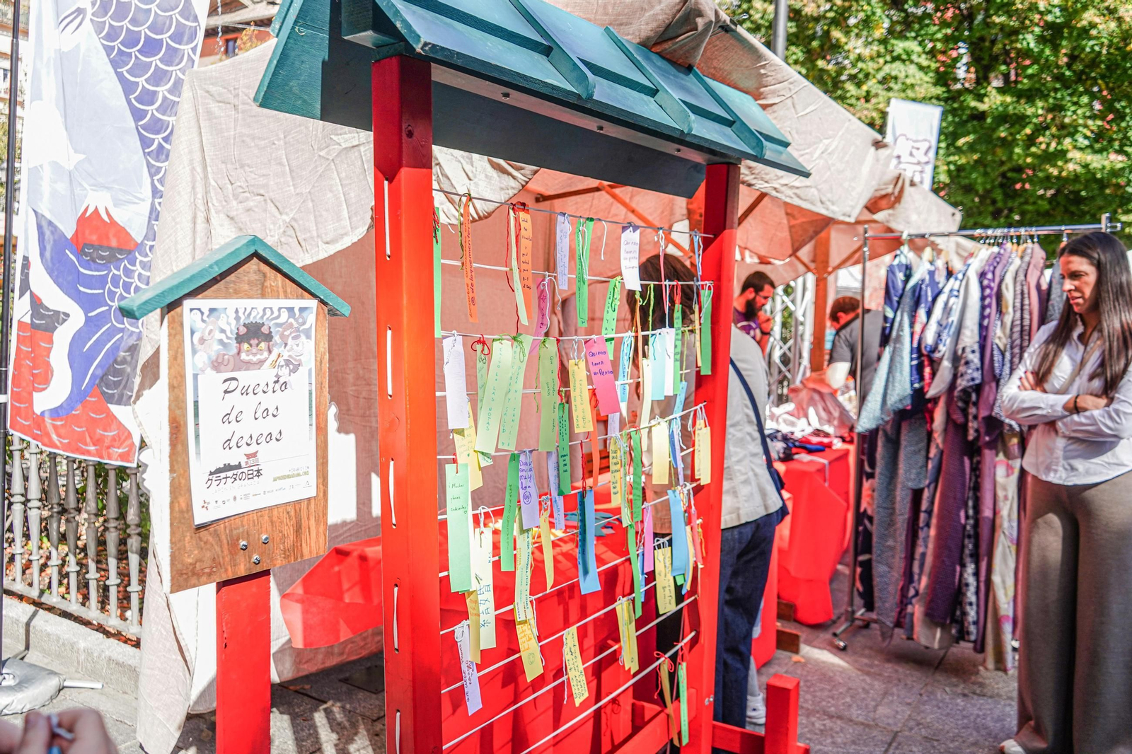 Feria japonesa en Granada: las imágenes de plaza Bib-Rambla