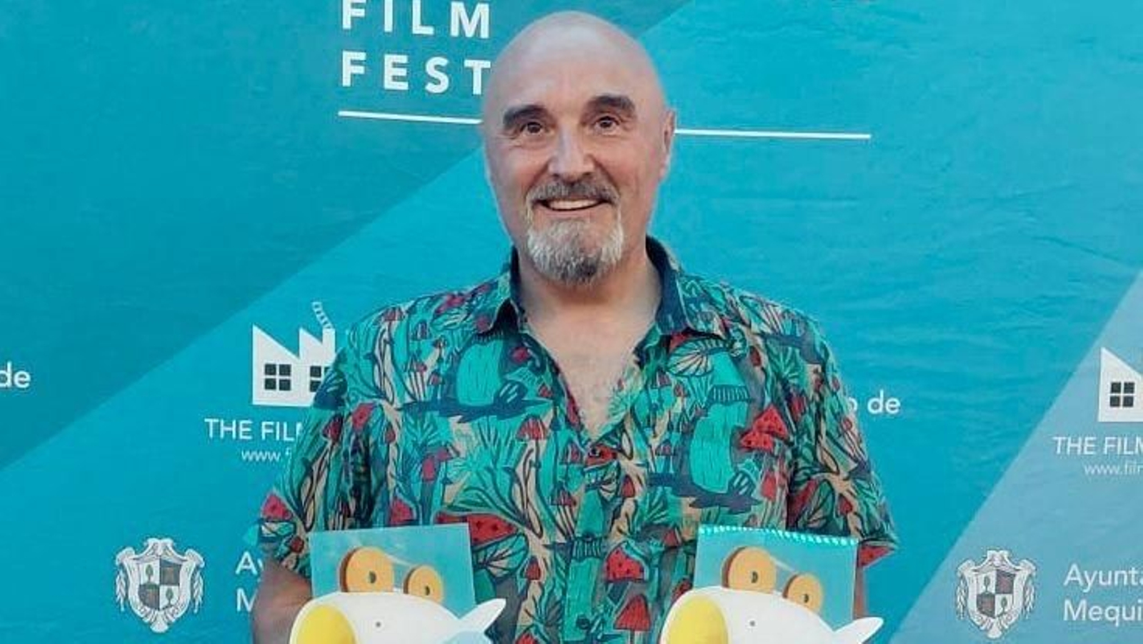 Olaya con los dos premios.