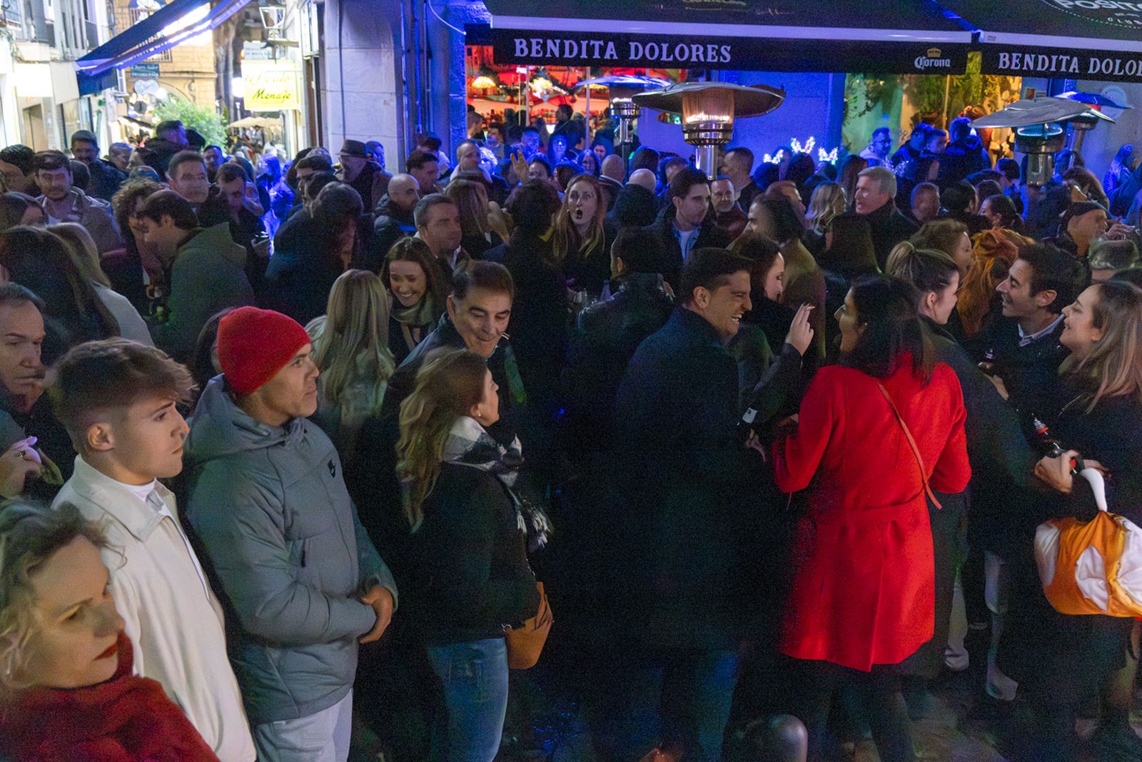 Así disfruta Jaén del concierto extraordinario a pie de calle: "Único Pop Rock"