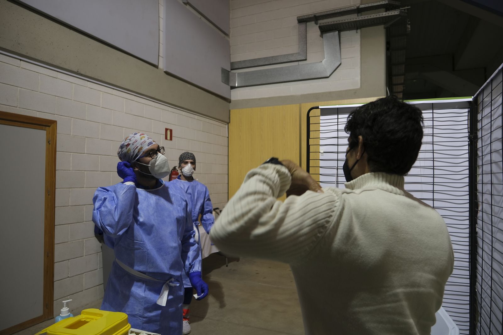 Fotogalería vacunación COVID-19 en el Palacio de los Juegos Mediterráneos. Almería