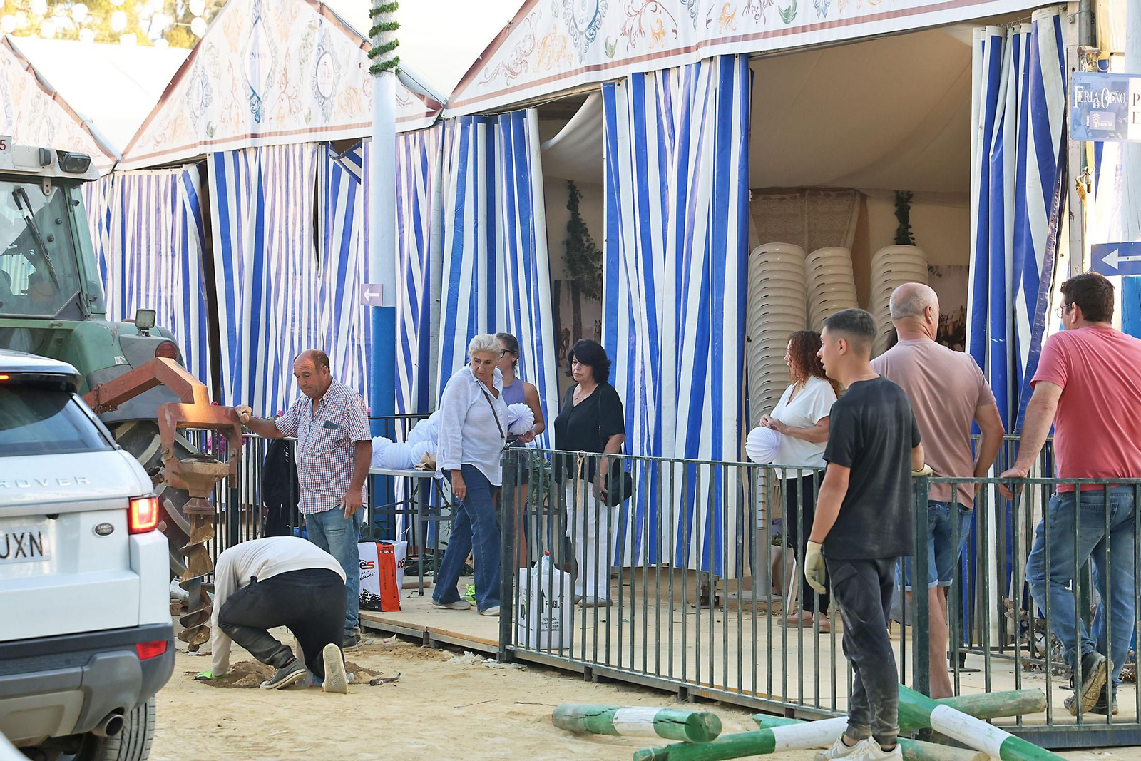 Imágenes de los últimos preparativos de la Feria de otoño y del caballo 2025