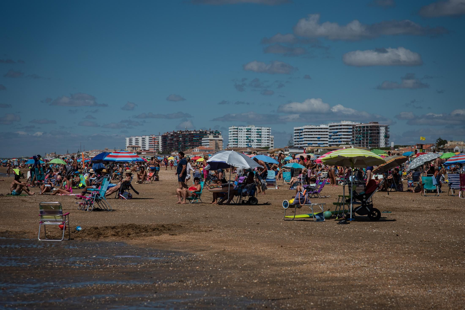 Imágenes del último fin de semana de agosto en las playas de Huelva