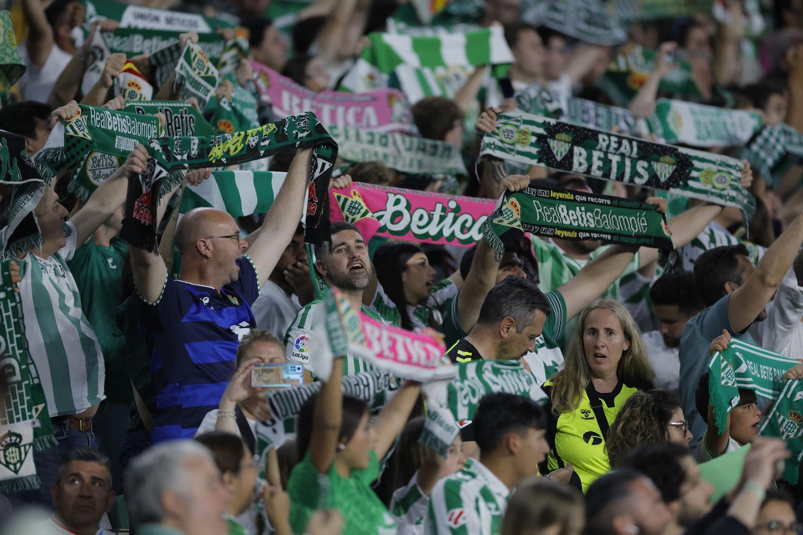 Búscate en las fotos del Betis - Valladolid