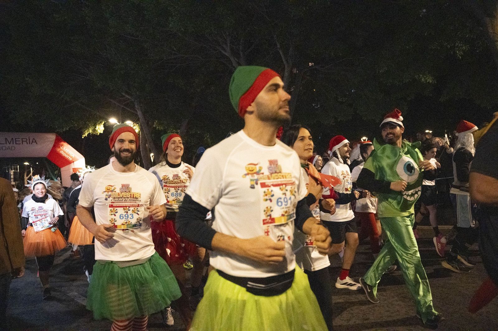 Almería corre y celebra su memoria olímpica en una San Silvestre de récord