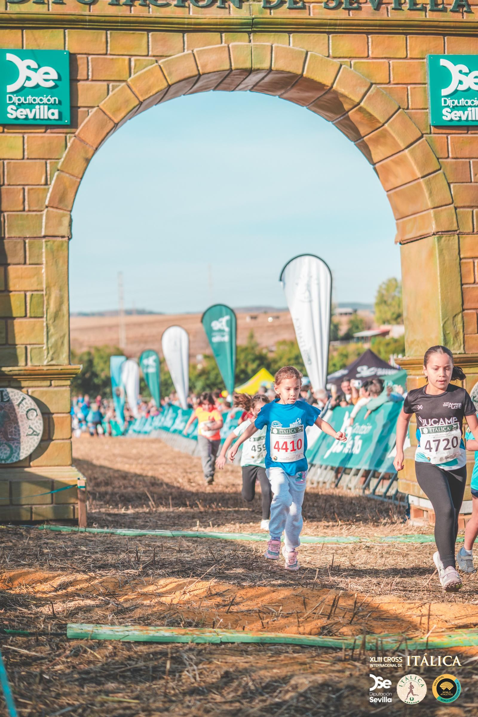 Búscate en las fotos del Cross de Itálica 2025 | 10