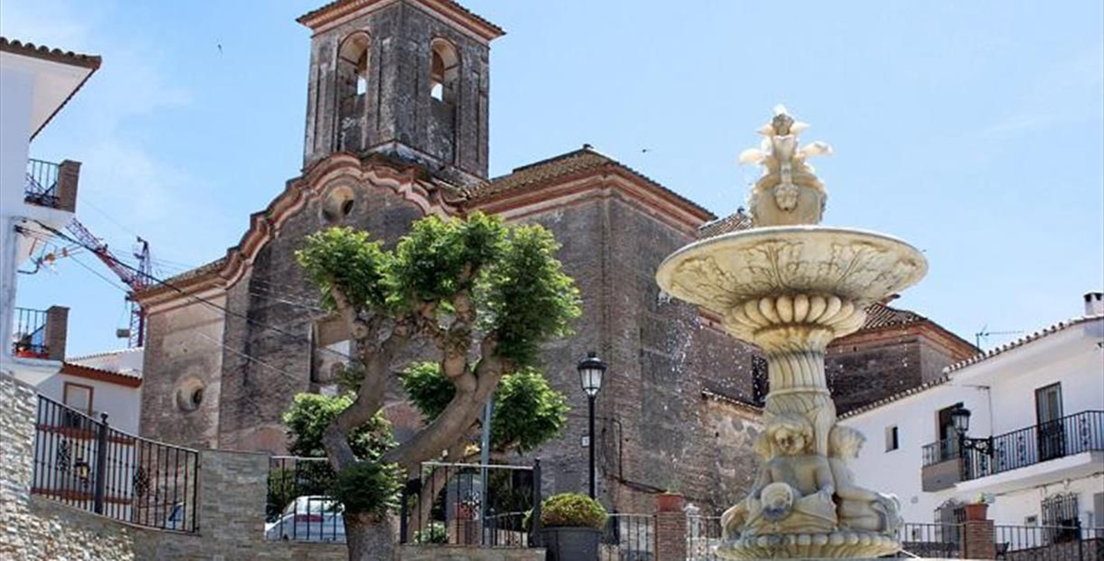 La iglesia de Santa Ana. La iglesia de Santa Ana.