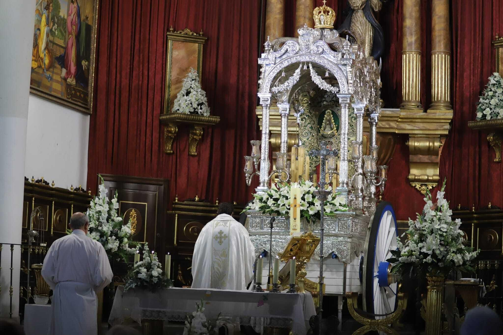 El Rosario de la Aurora de la Hermandad de Huelva, en imágenes