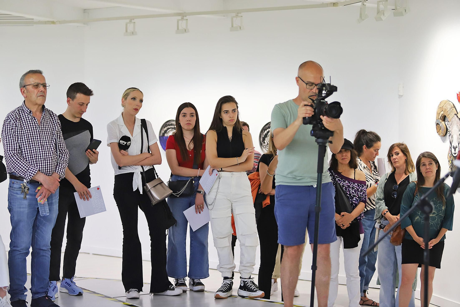 Imágenes de la exposición del artista onubense Wild Welva titulada 'El adiós, el comienzo y todo lo demás'.