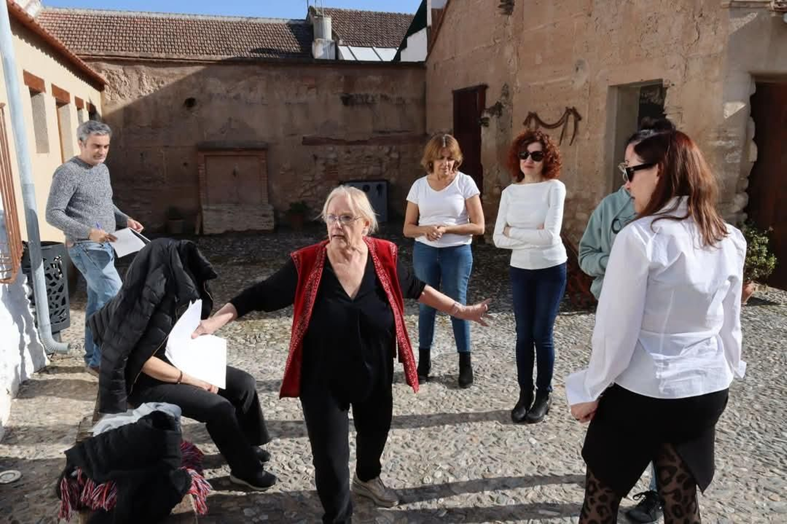 La Casa de Bernarda Alba en Valderrubio acoge el rodaje del nuevo proyecto de la cineasta uruguaya Marta-Cora Castro
