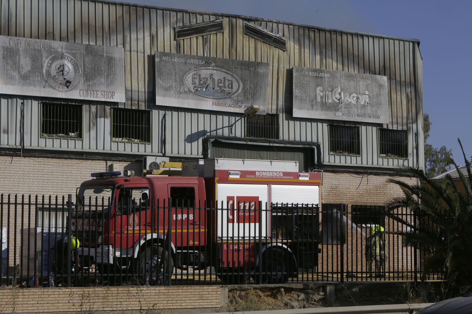 Incendio en el polígono de Fuente del Rey