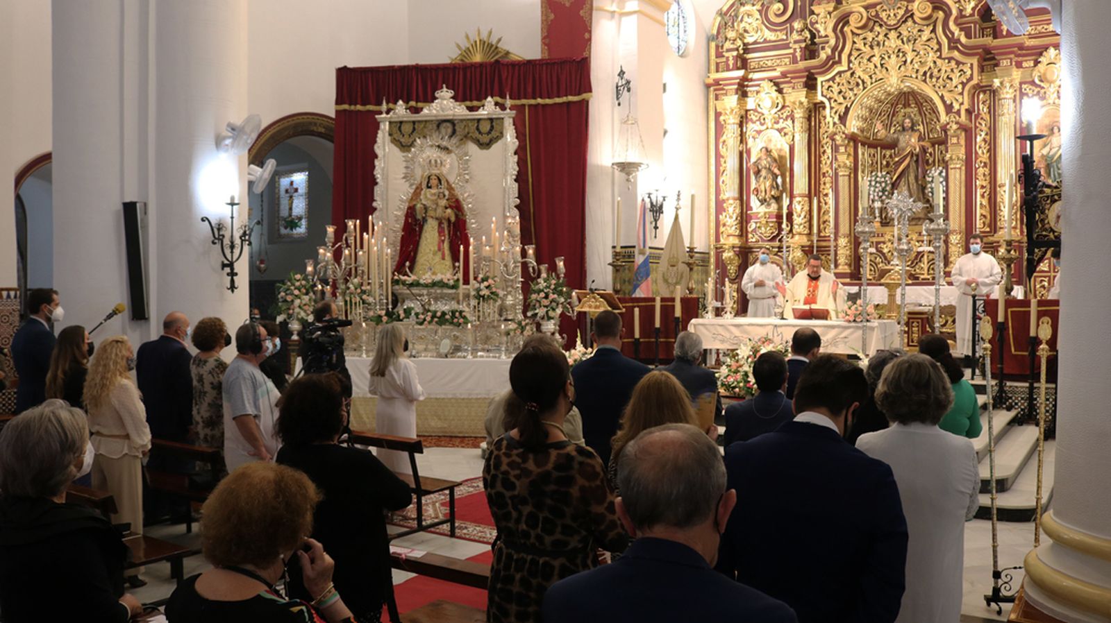 Función principal en honor a la Virgen del Rosario.
