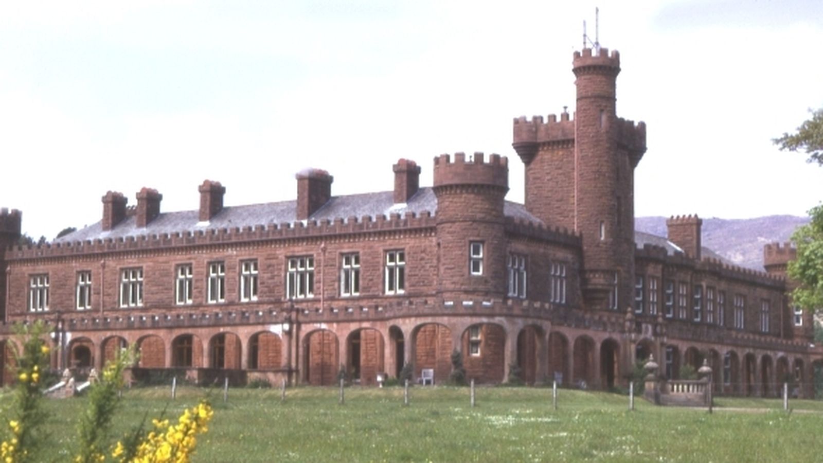 Kinloch Castle, emblema arquitectónico de la isla.