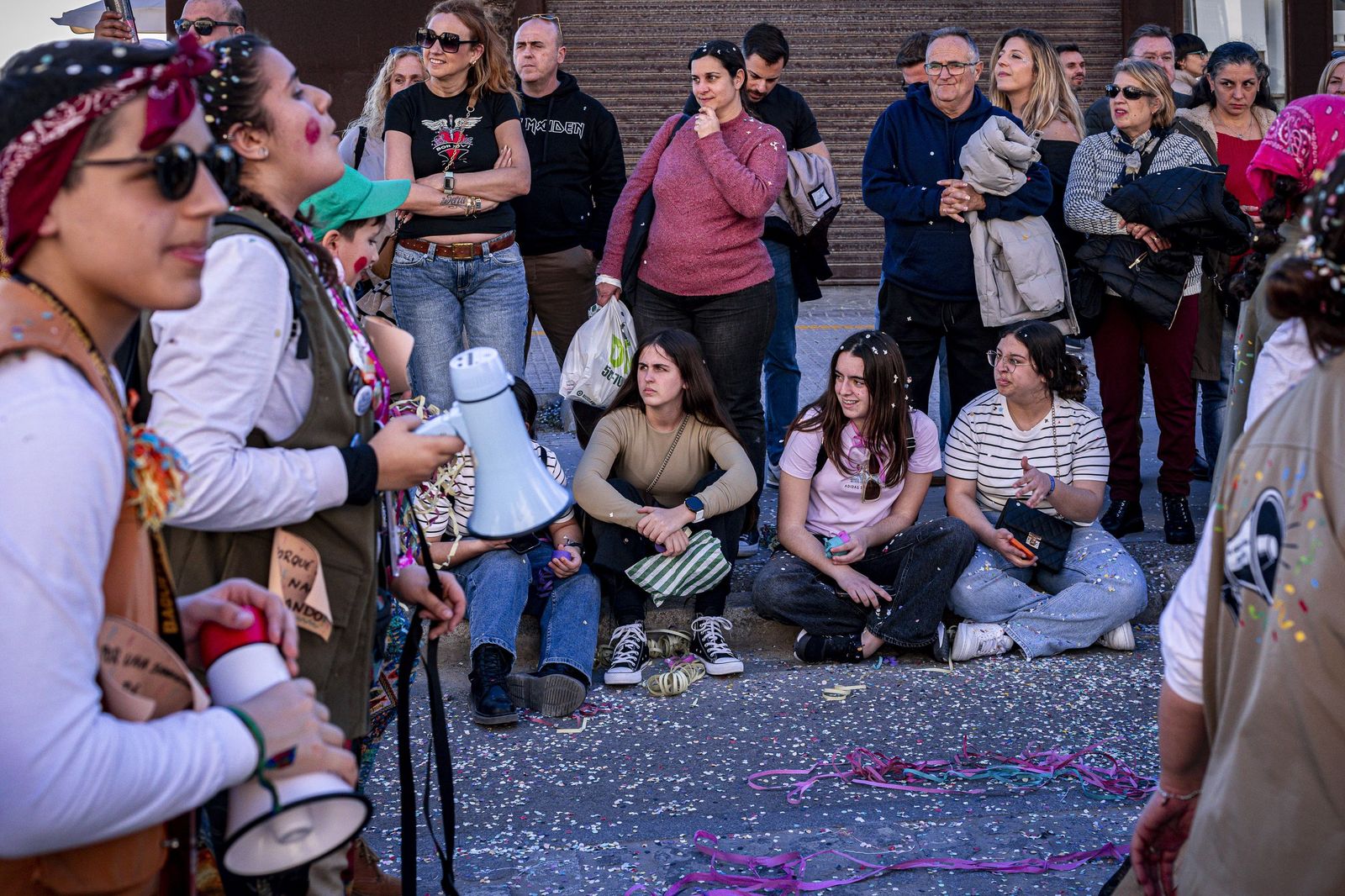 Las mejores imágenes de la Cabalgata del Humor del Carnaval de Cádiz 2026