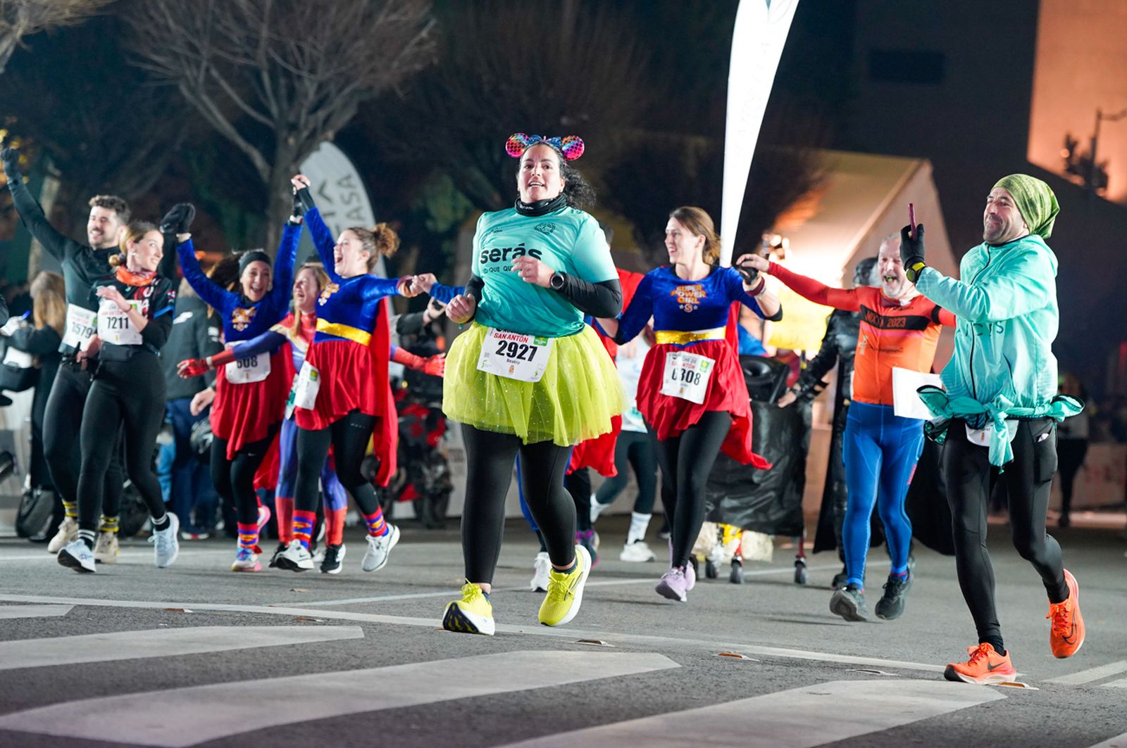 En imágenes: búscate en tu llegada a meta de la Carrera de San Antón 2026 (4)