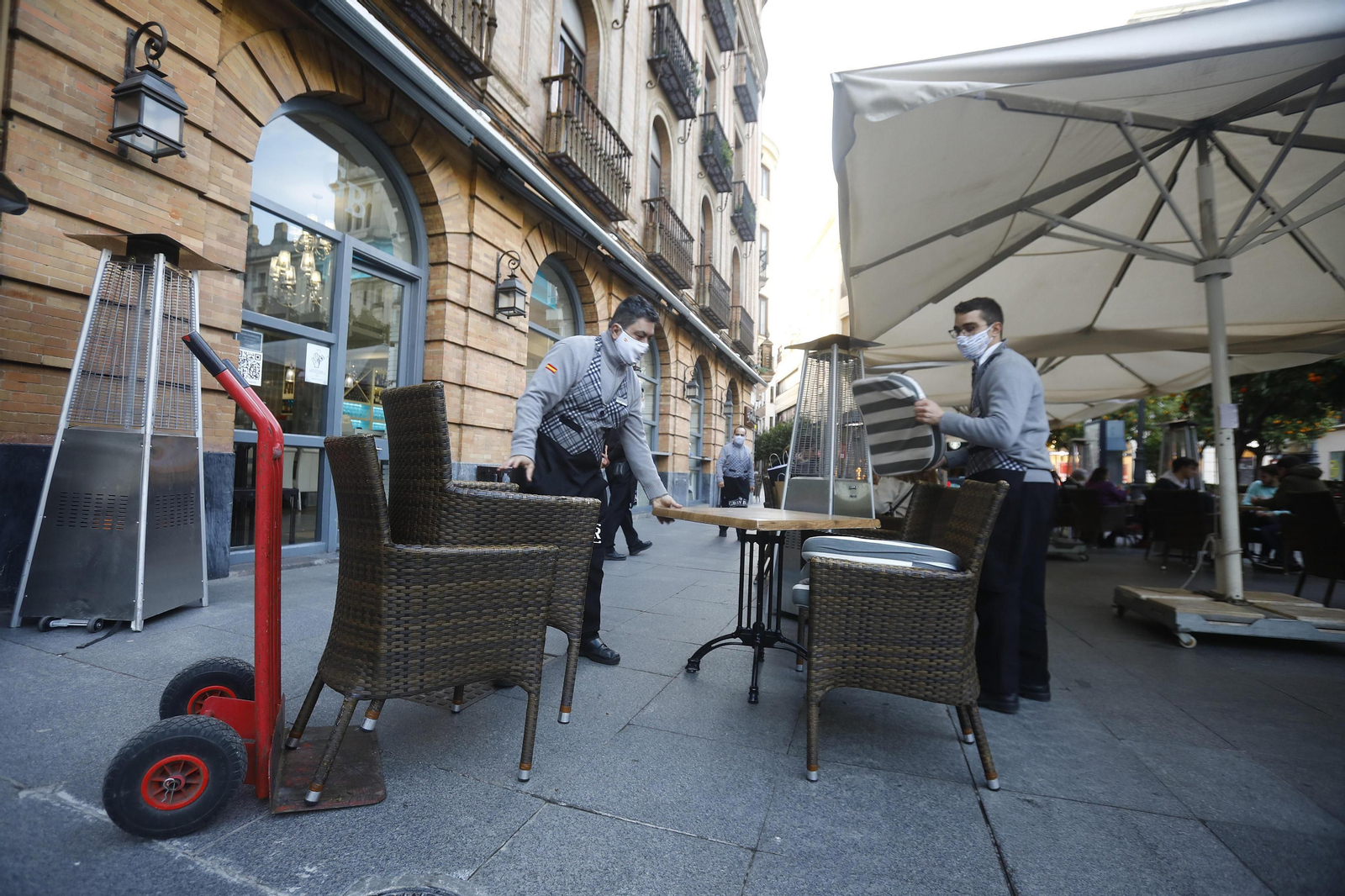 El nuevo cierre de bares y restaurantes de Córdoba, en fotografías