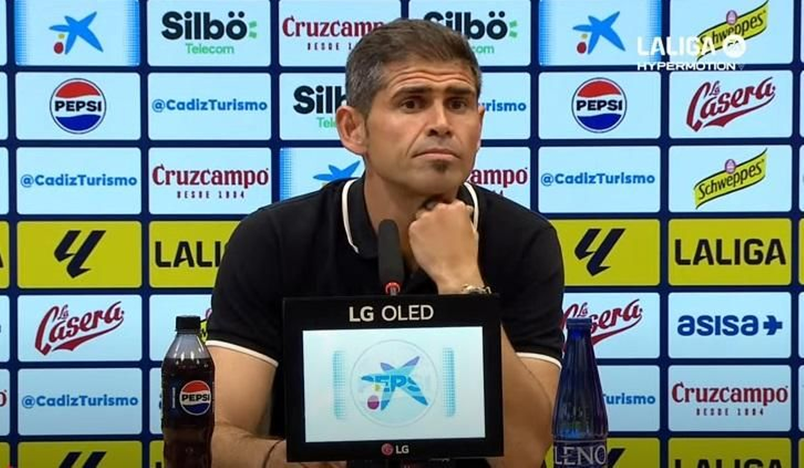 Antonio Hidalgo en la sala de prensa del Nuevo Mirandilla.