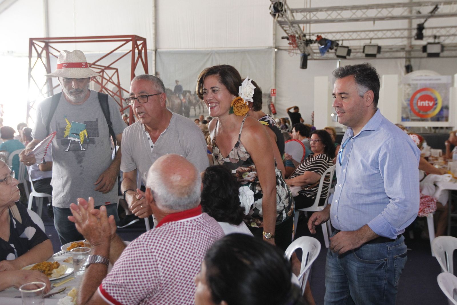 Fotogalería comida homenaje a los mayores. Feria de Almería 2019