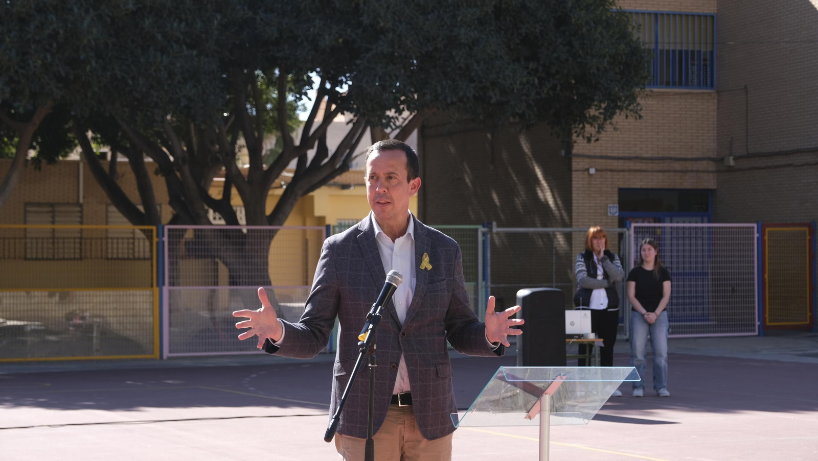 Día Internacional Contra el Cáncer Infantil en el CEIP 28 de Febrero, en imágenes