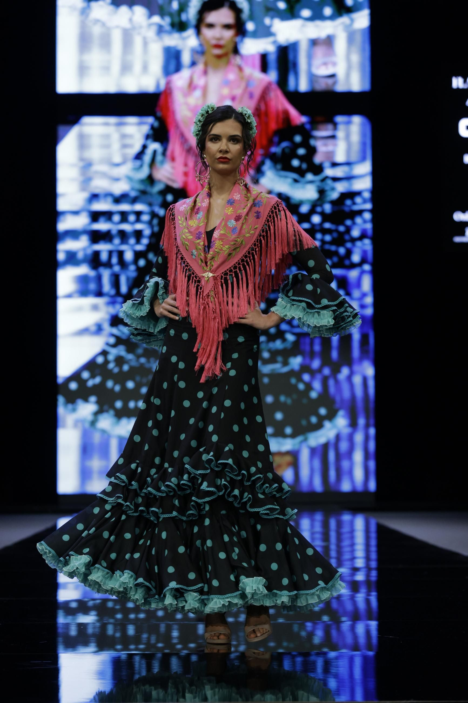 Desfile de Hermanas Serrano en SIMOF 2025, todas las fotos