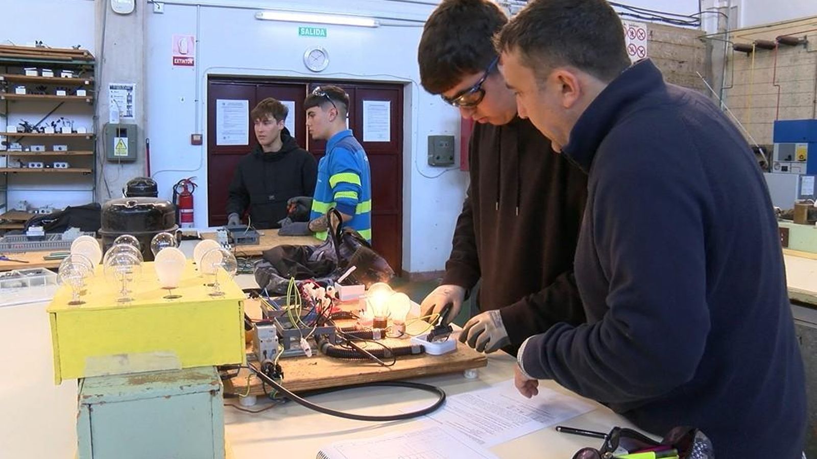 Uno de los talleres de electricidad del IES Virgen del Carmen