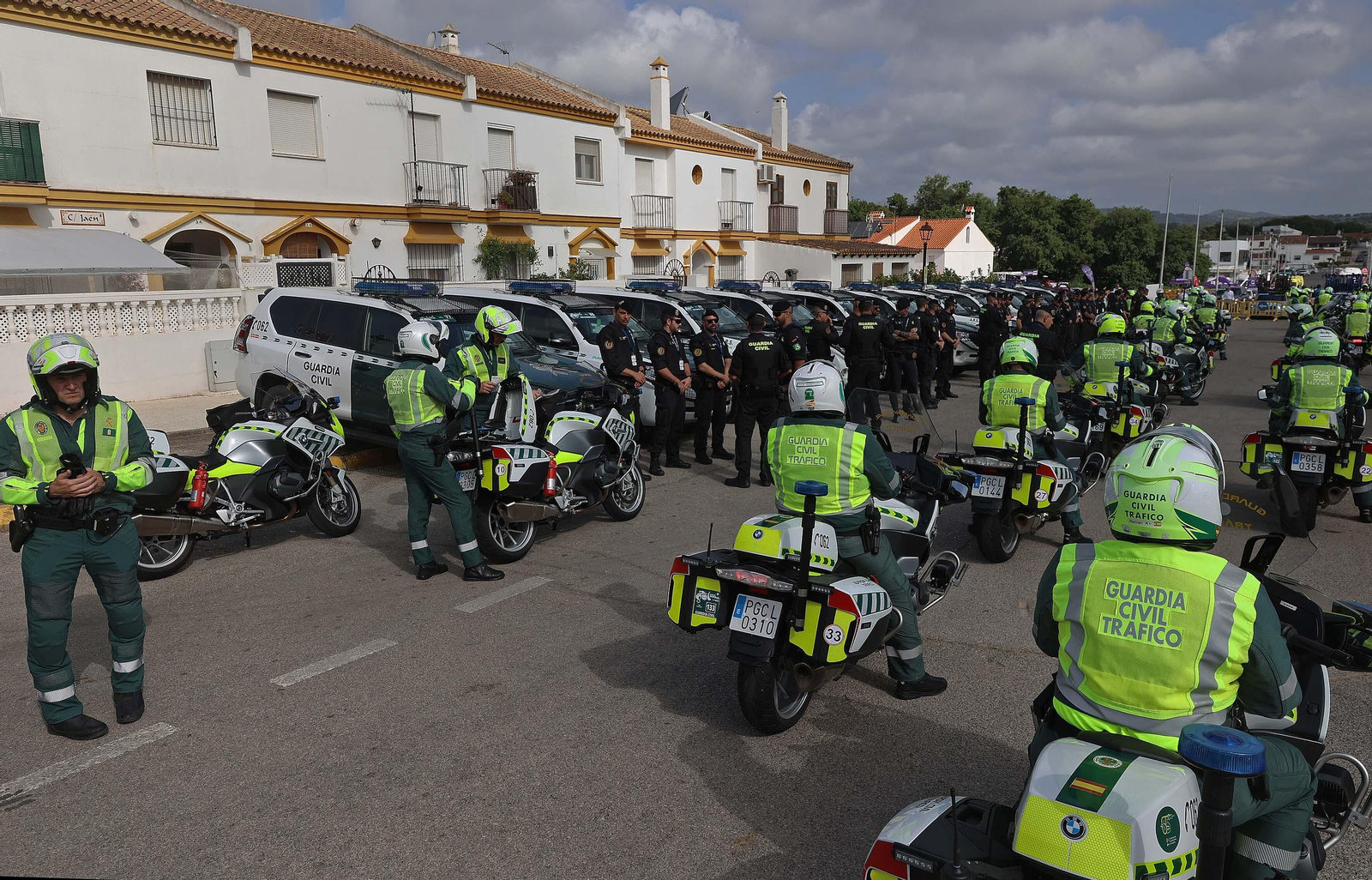 Fotos de la salida de la III Vuelta Ciclista femenina a Andalucía desde Castellar