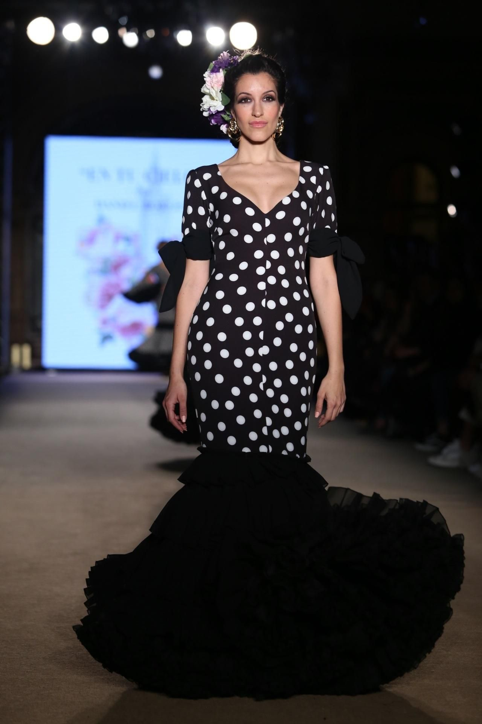 Cómo llevar el traje de flamenca blanco y negro esta temporada