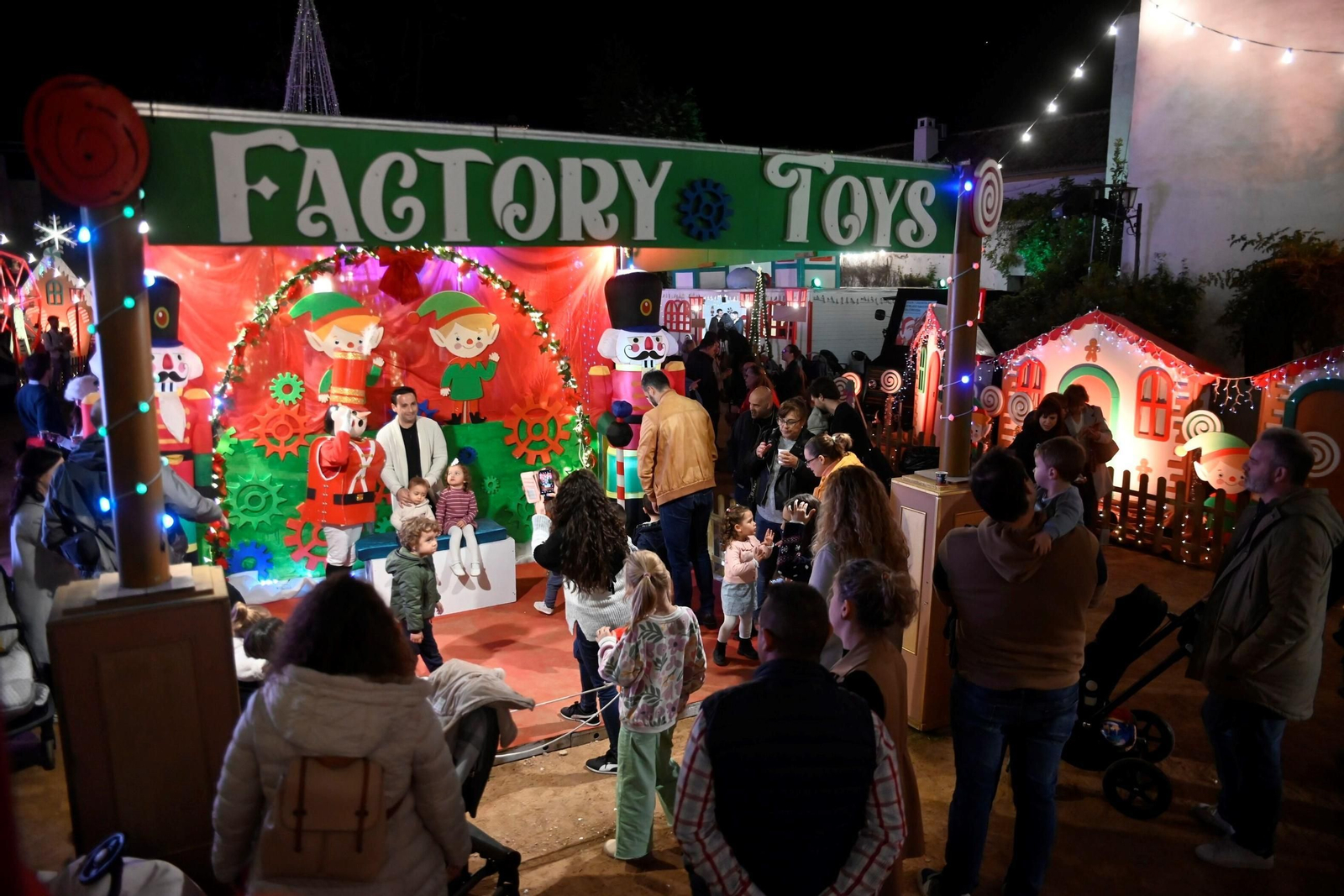 El poblado navideño del cine Fuenseca de Córdoba, en imágenes