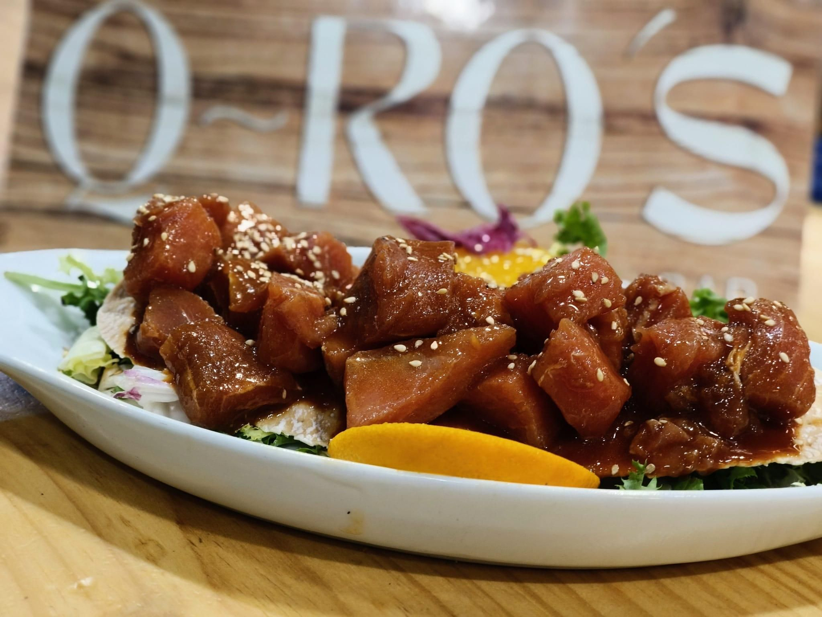 Plato de atún rojo en Q-Ro's.