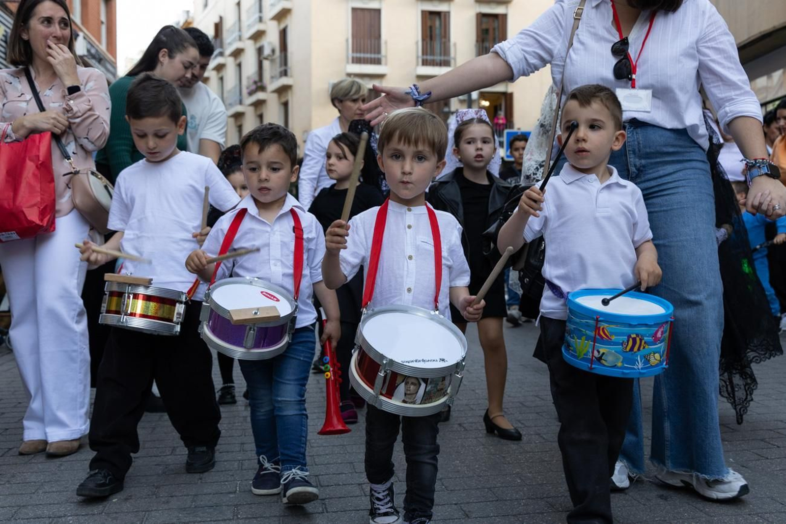 Procesiones infantiles y cruces del 2 de mayo