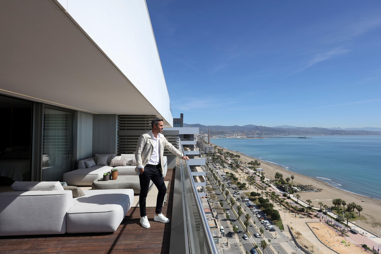Así son los pisos de lujo de las torres de Sierra Blanca en Málaga, en fotos
