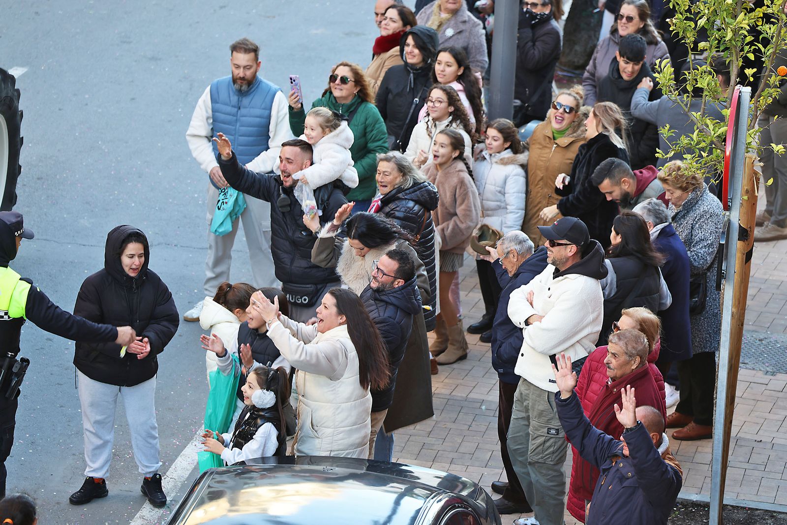 Las mejores fotografías de la salida y recorrido de la cabalgata de Reyes Magos 2026