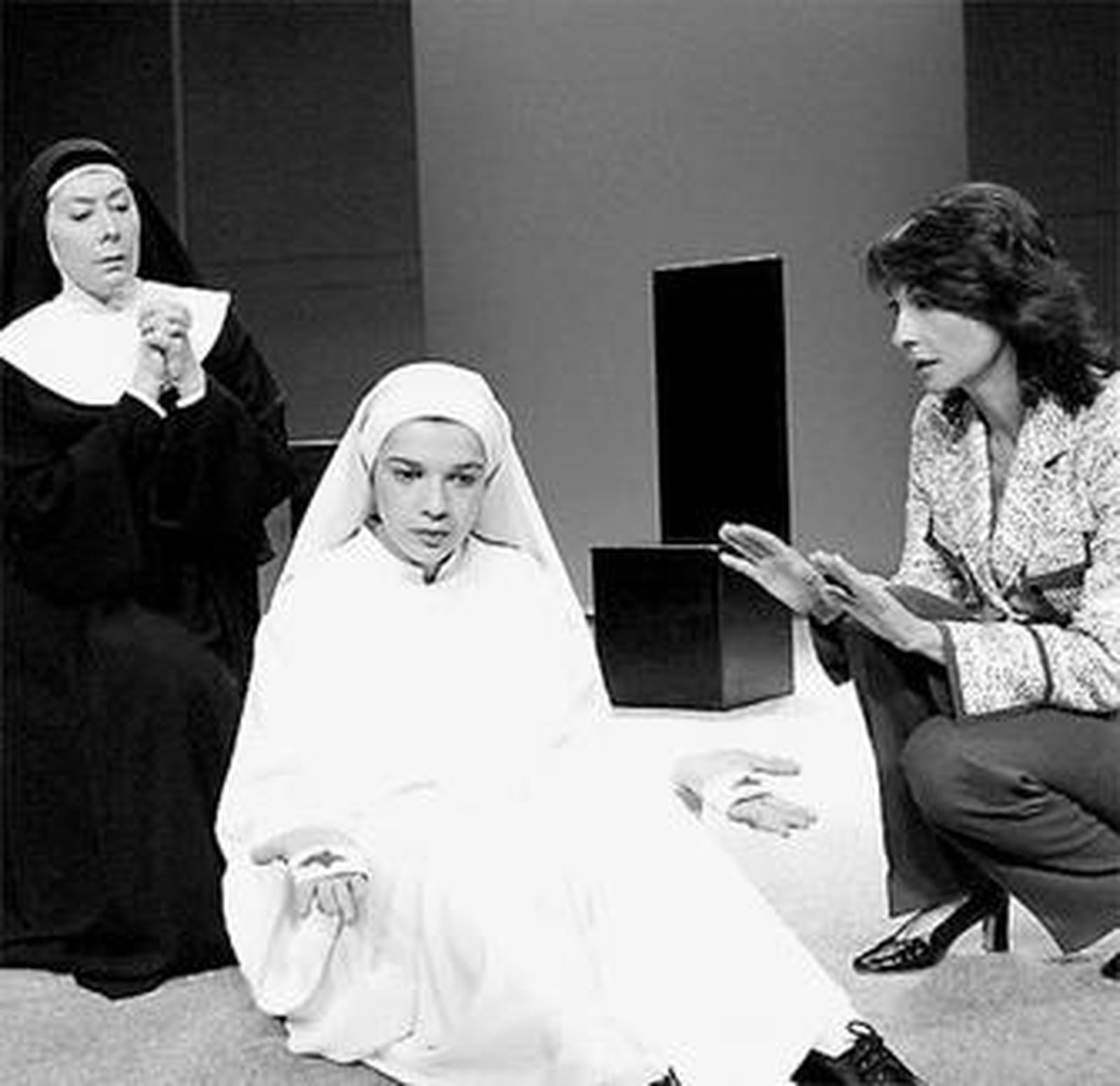 Faltoyano y Cristina Higueras, en una escena de 'Agnes de Dios'.