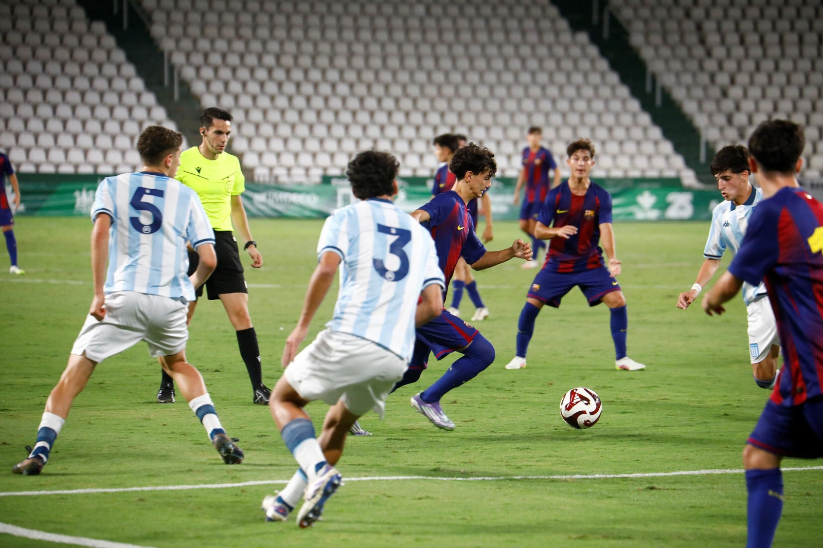 Las mejores fotos del Barcelona - Racing Club de la final del Mundial de Clubes juvenil en El Arcángel