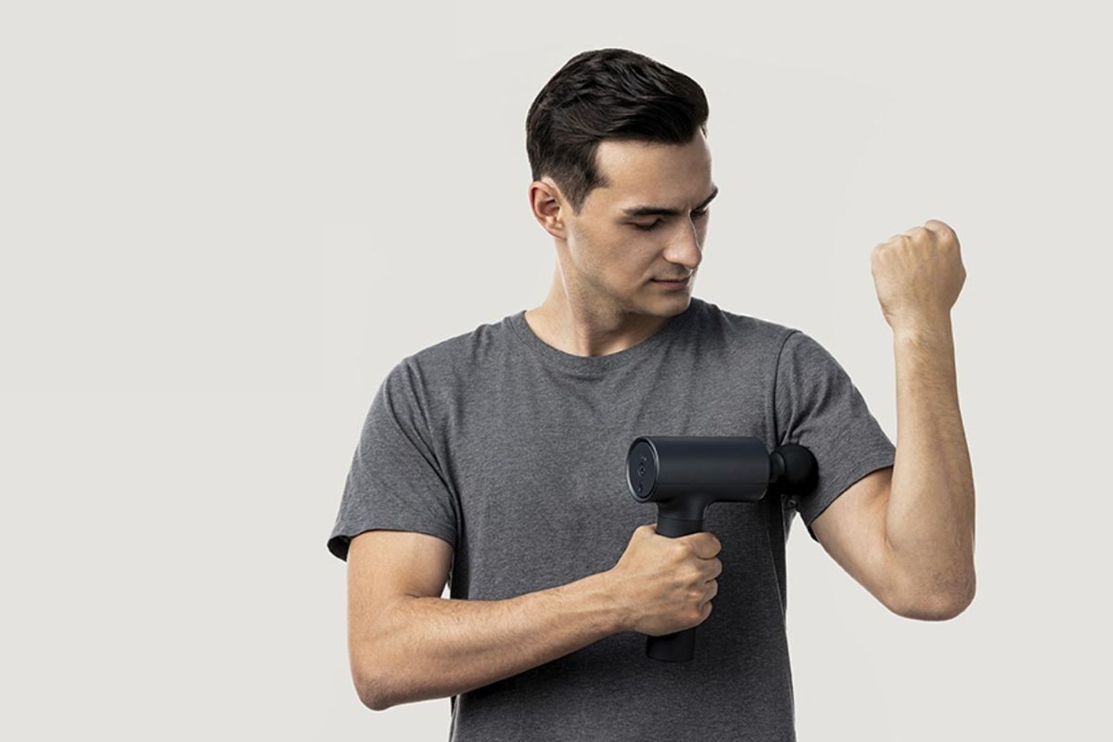 Esta pistola de masaje aliviará la tensión de tus músculos ¡por menos de 100€!