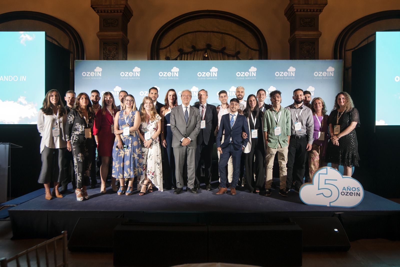 La empresa sevillana OZEIN celebra su quinto aniversario con un encuentro empresarial sobre transformación digital y cloud services.