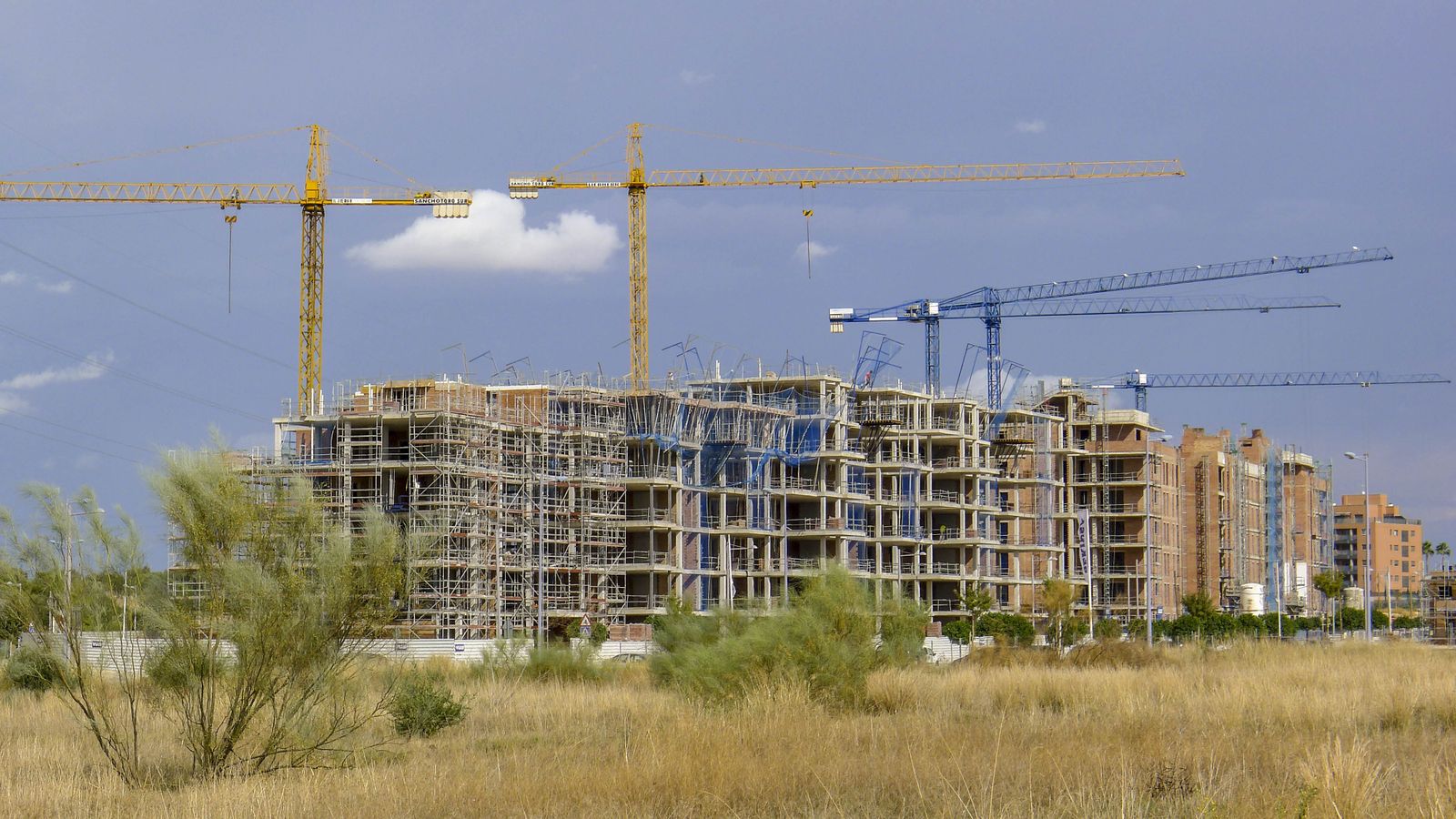 Viviendas en construcción en Entrenúcleos.