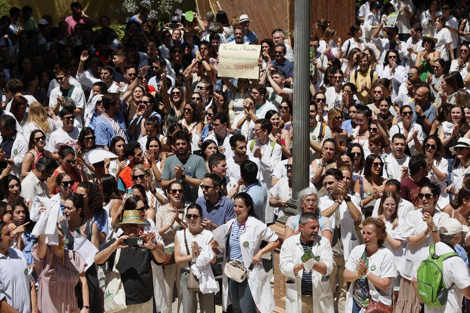 Las imágenes de la manifestación de los médicos sevillanos contra el nuevo estatuto