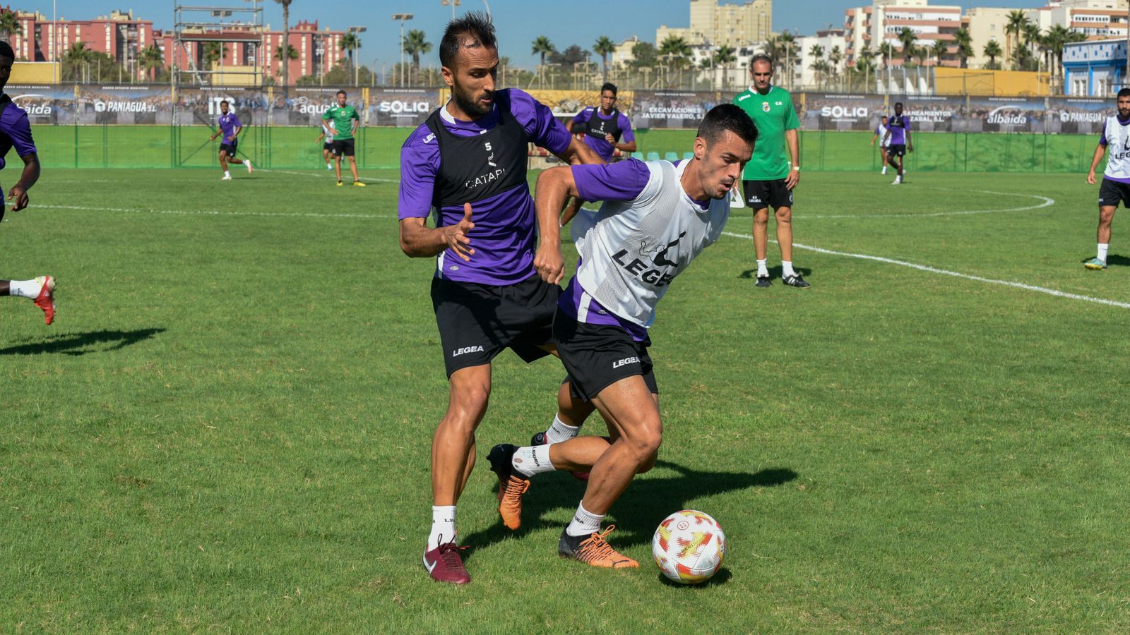 Entrenamiento de la Balona en el estadio Municipal de La Línea