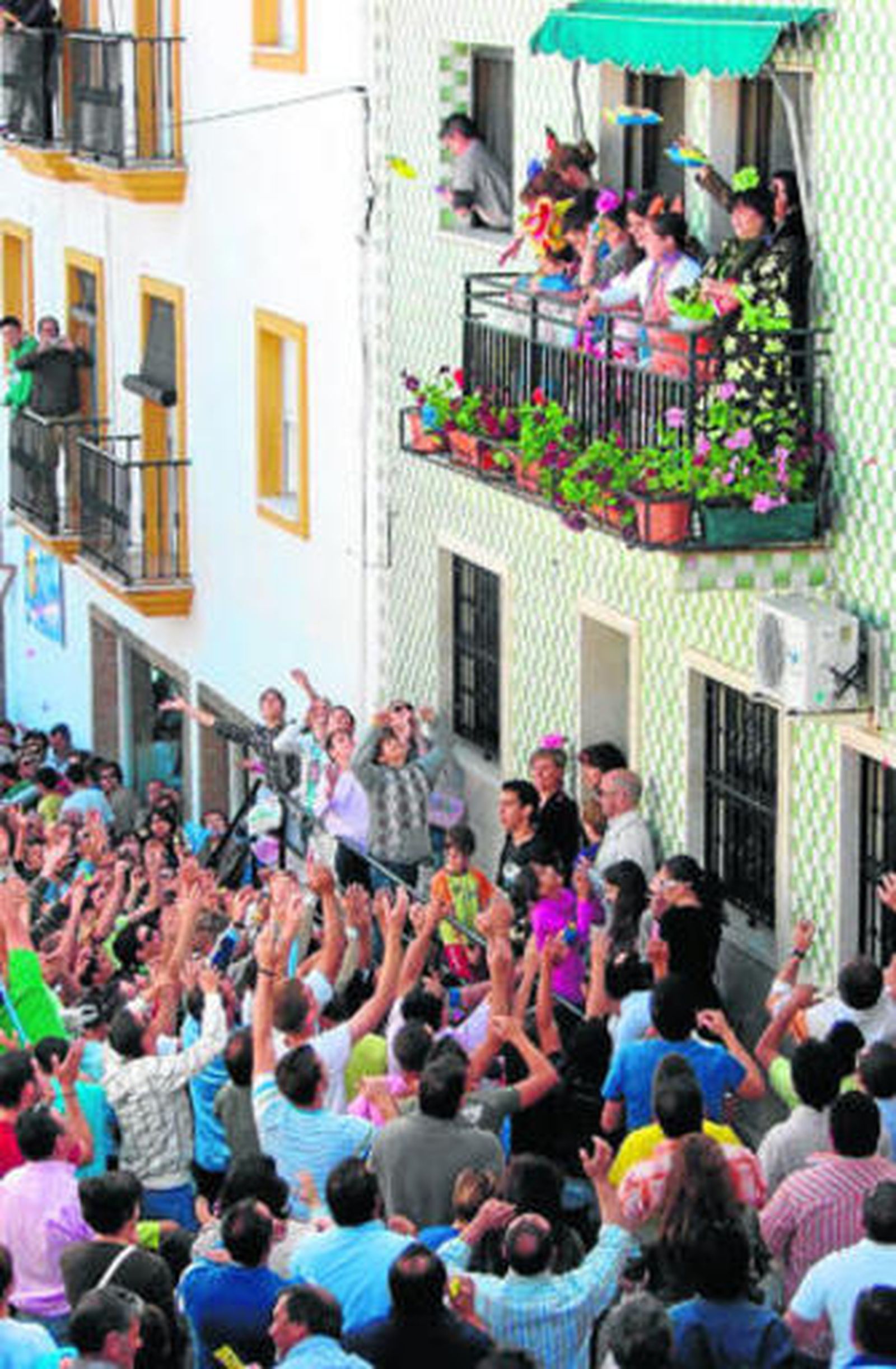 Las multitudinarias tiradas de San Isidro Labrador en Gibraleón.