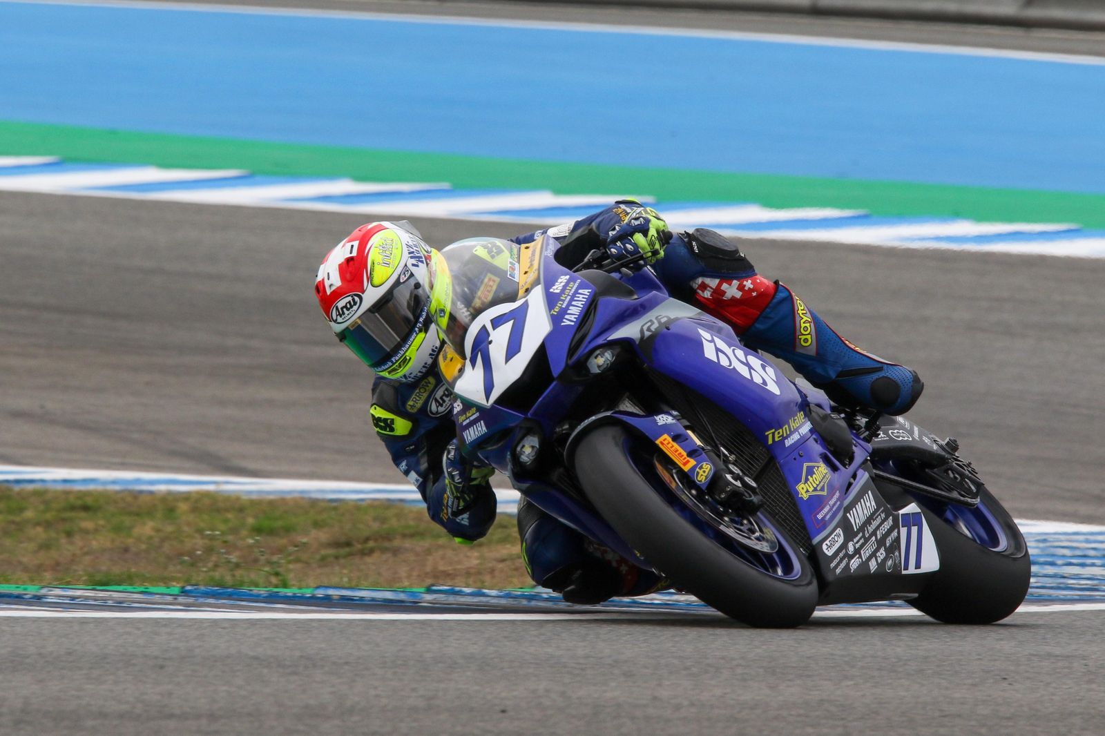 Dominique Aegerter ha dominado la carrera de Supersport de principio a fin.