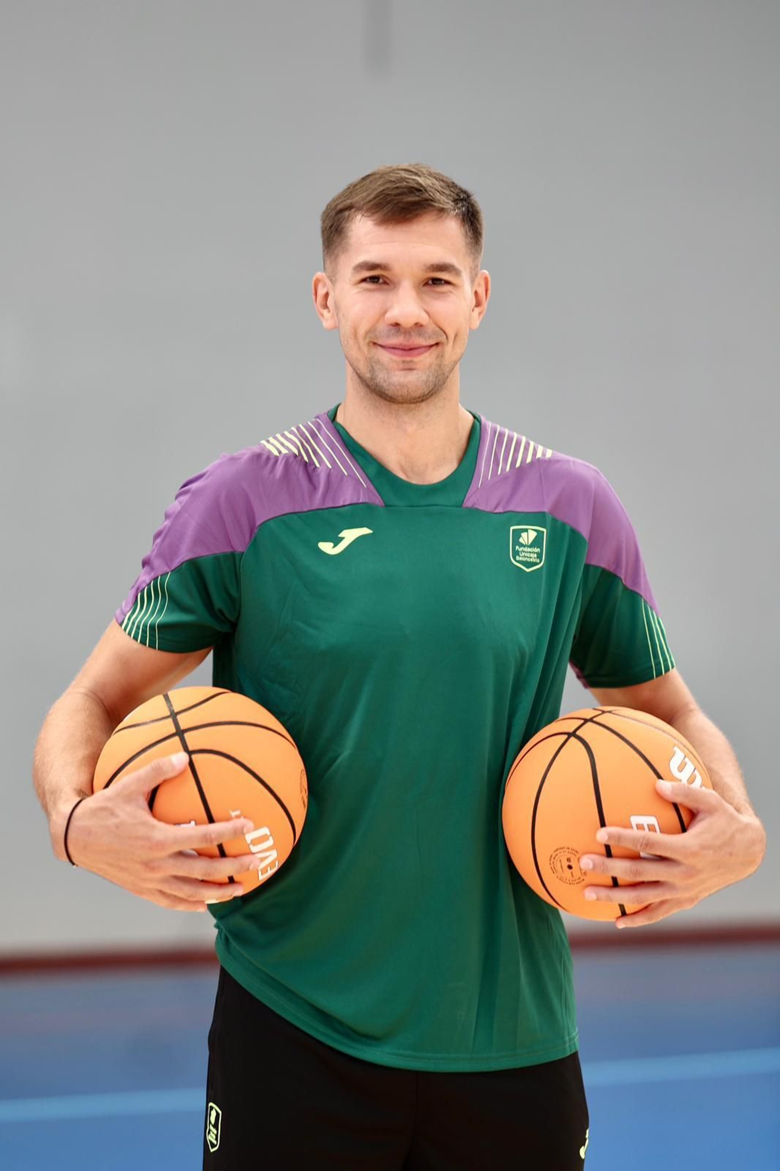 La presentación de Emir Sulejmanovic con el Unicaja, en fotos