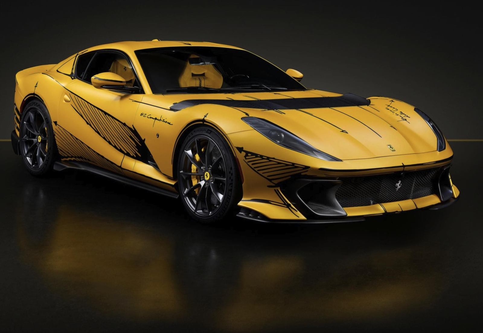 Ferrari 812 Compezione Tailor Made, un post-it hecho coche