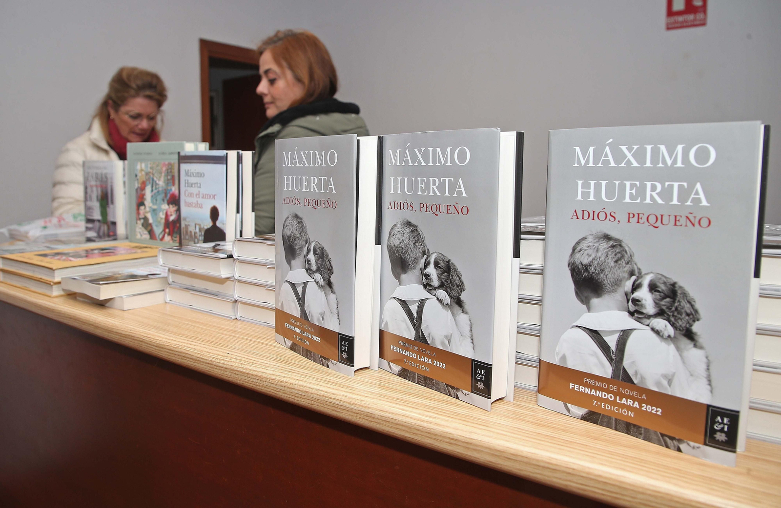 Fotos de Máximo Huertas  en los encuentros literarios del Aula de Literatura José Cadalso de San Roque.